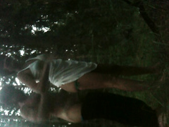 Русская парочка вместо малины дрючится раком в ближайших кустах