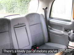 Успевает вылизать жопу водителю маршрутки