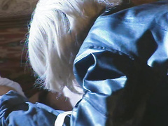 Пришла к любовнику и просит прочистить ей все дыры