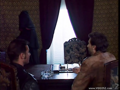 Поимели свою начальницу в два ствола