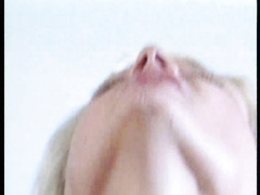 Любвеобильная женушка дает мужу в попу