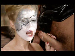 Двойное проникновение в попу и влагалище