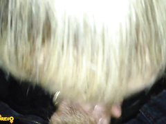 Длинноносая девушка делает минет шефу