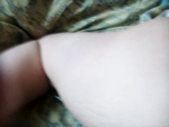 Снимает еблю крупным планом своим новым телефоном